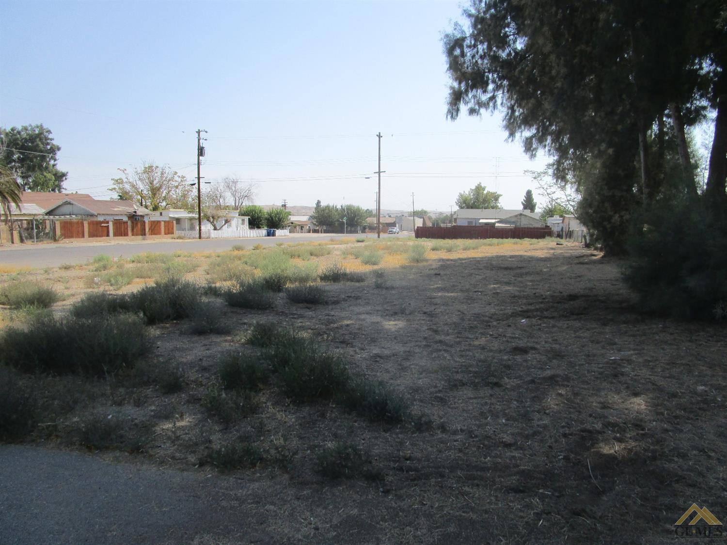 116 Polk St, Taft, CA 93268 photo 3
