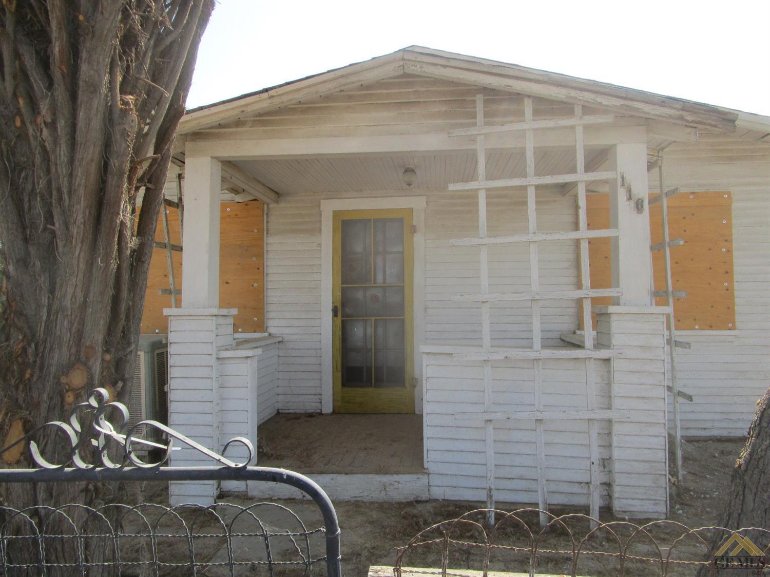 116 Polk St, Taft, CA 93268 photo 1