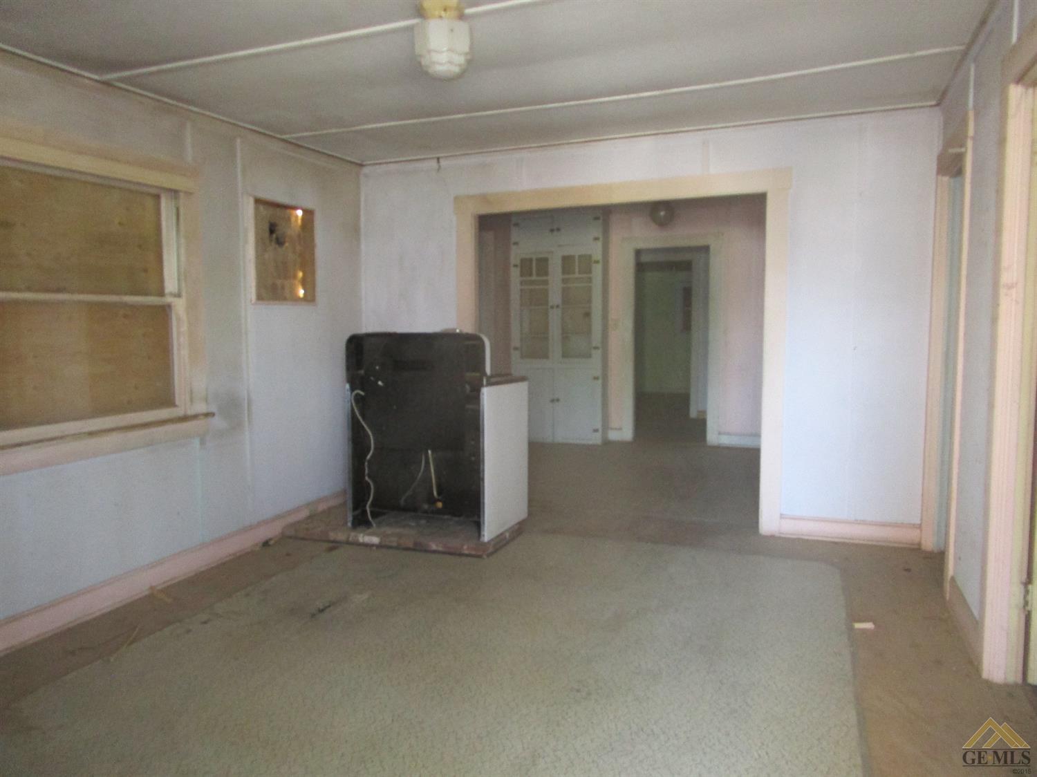 116 Polk St, Taft, CA 93268 photo 4