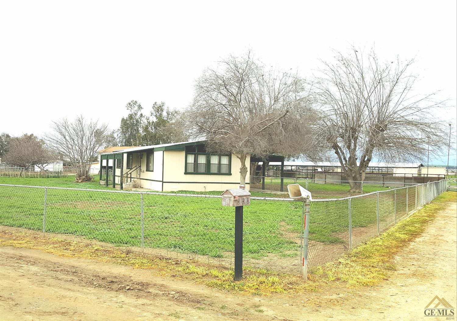9212 E Wilson Rd, Bakersfield, CA 93307 photo 1