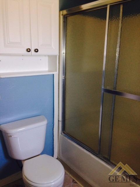 908 Curtis Dr, Bakersfield, CA 93307 photo 5