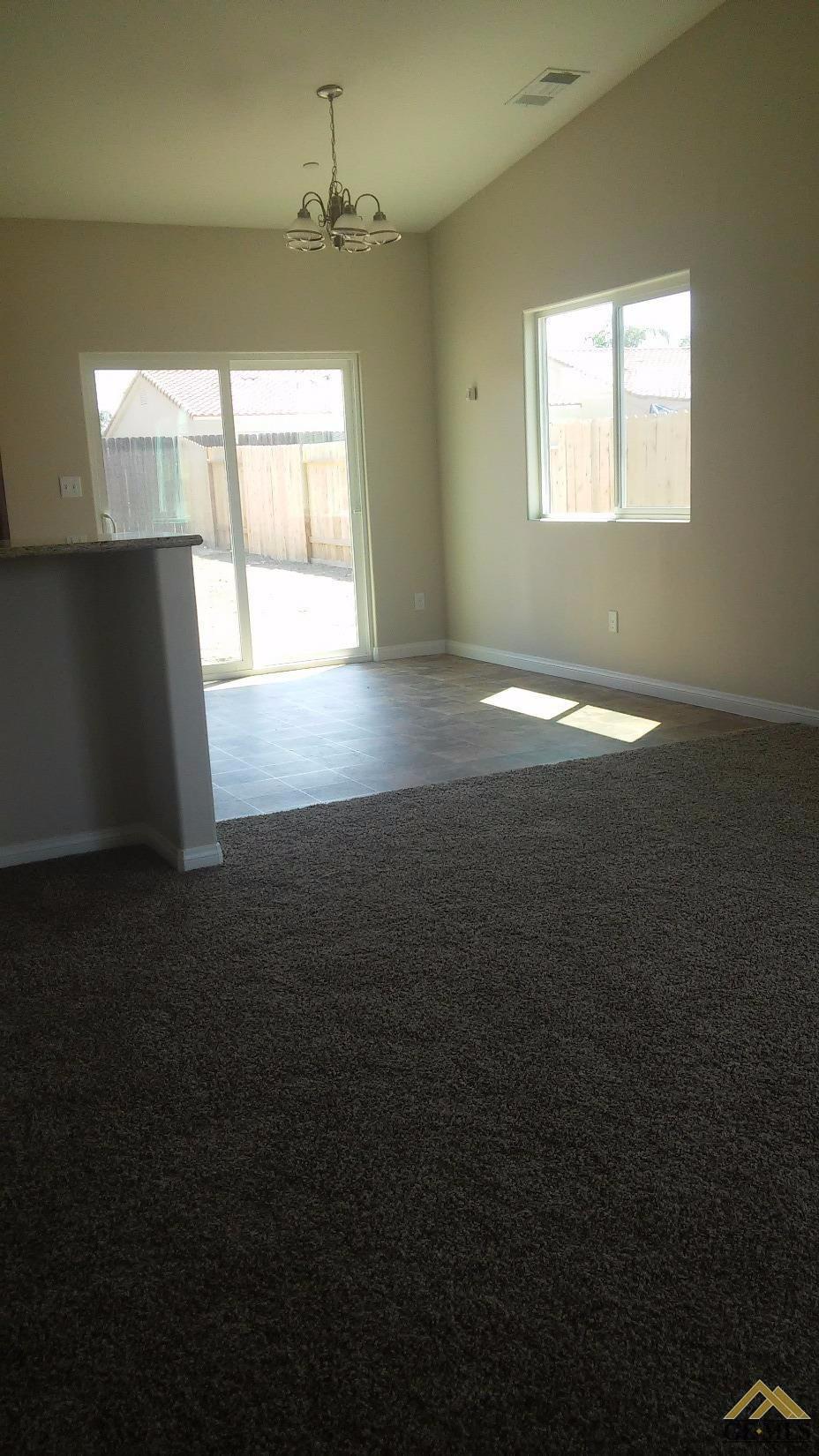 1325 Via Granada Ct, Wasco, CA 93280 photo 3