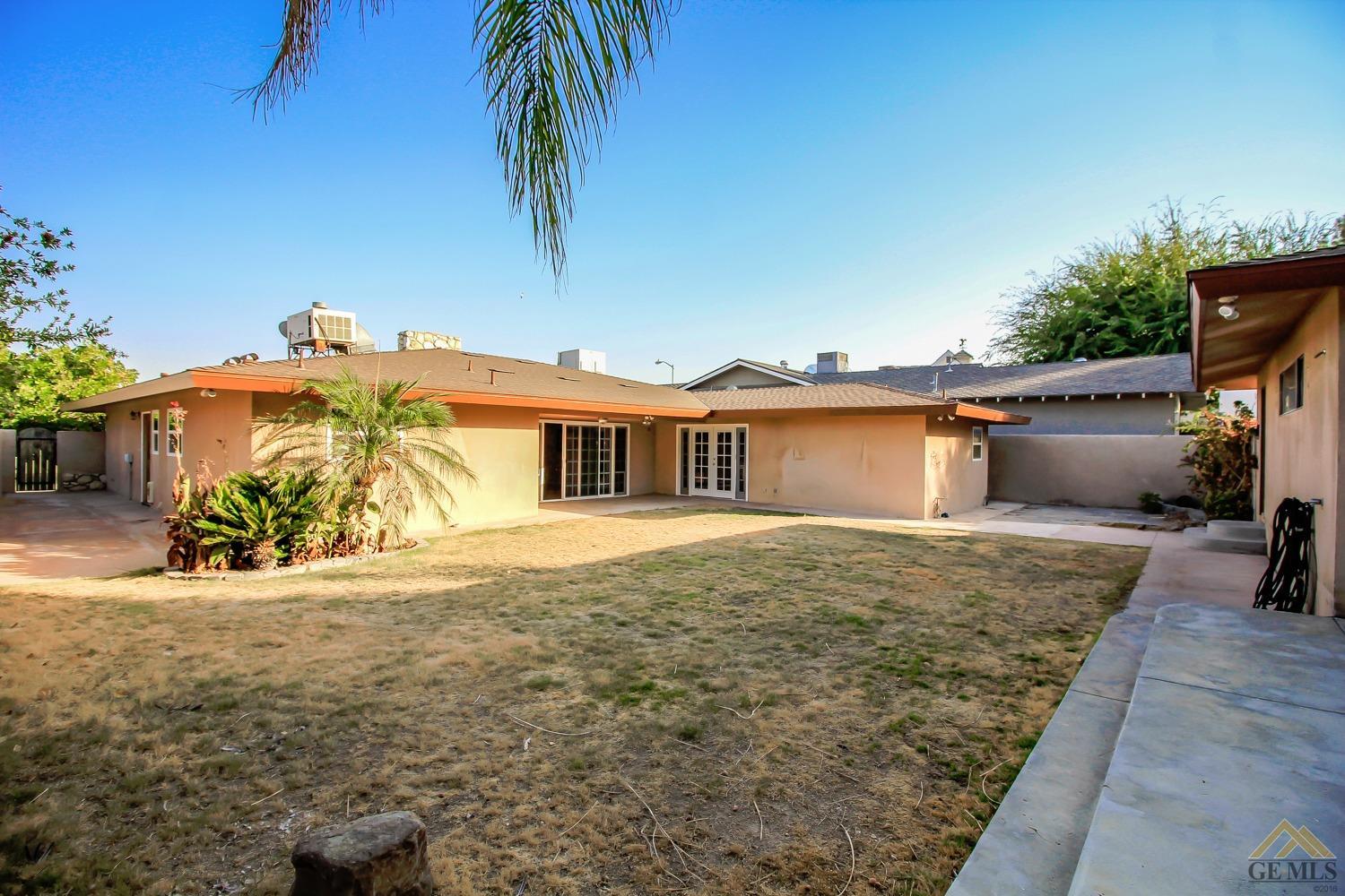 907 3rd St, Taft, CA 93268 photo 2