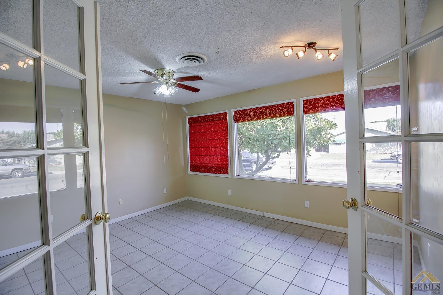 907 3rd St, Taft, CA 93268 photo 17