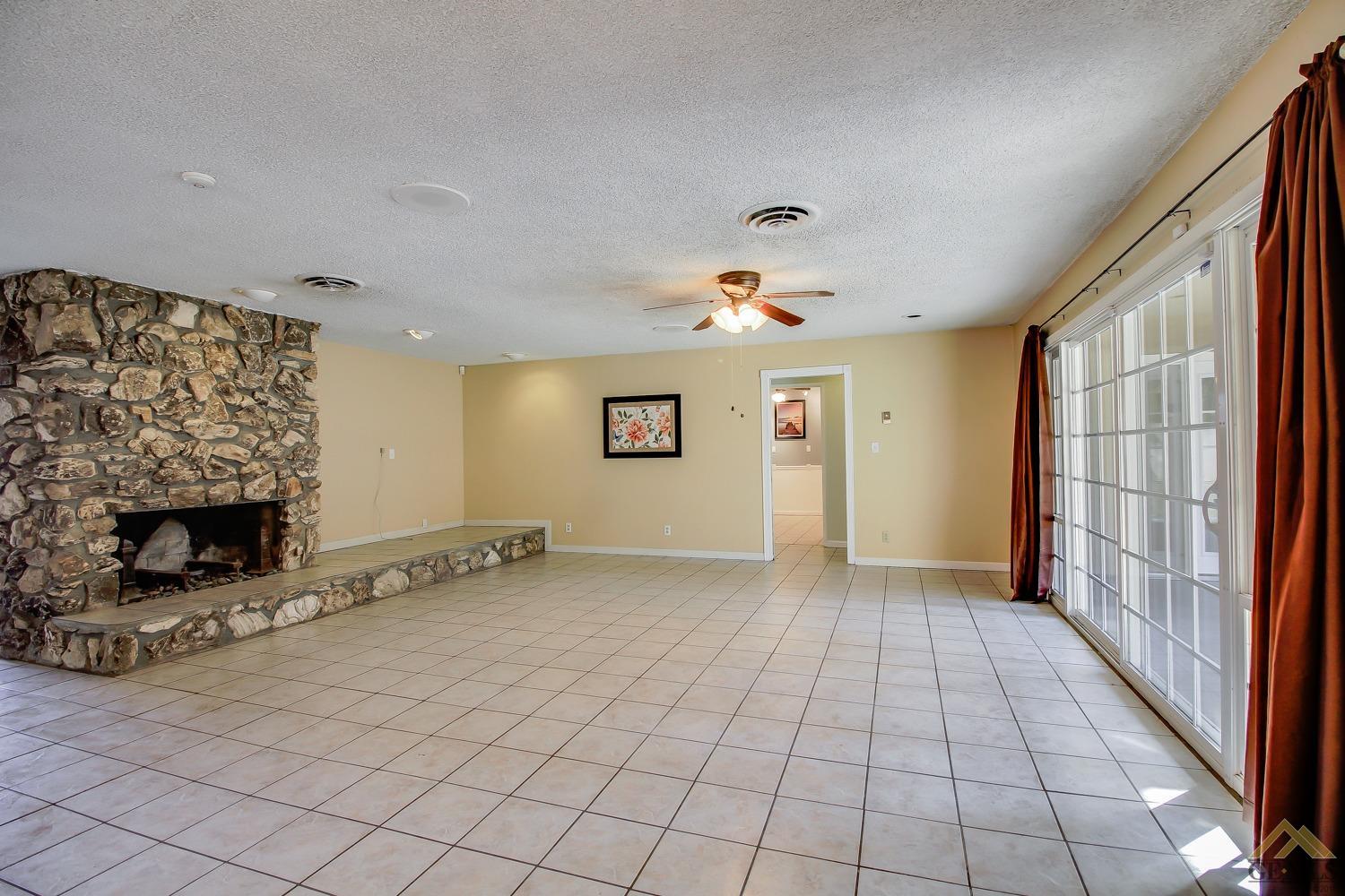 907 3rd St, Taft, CA 93268 photo 5