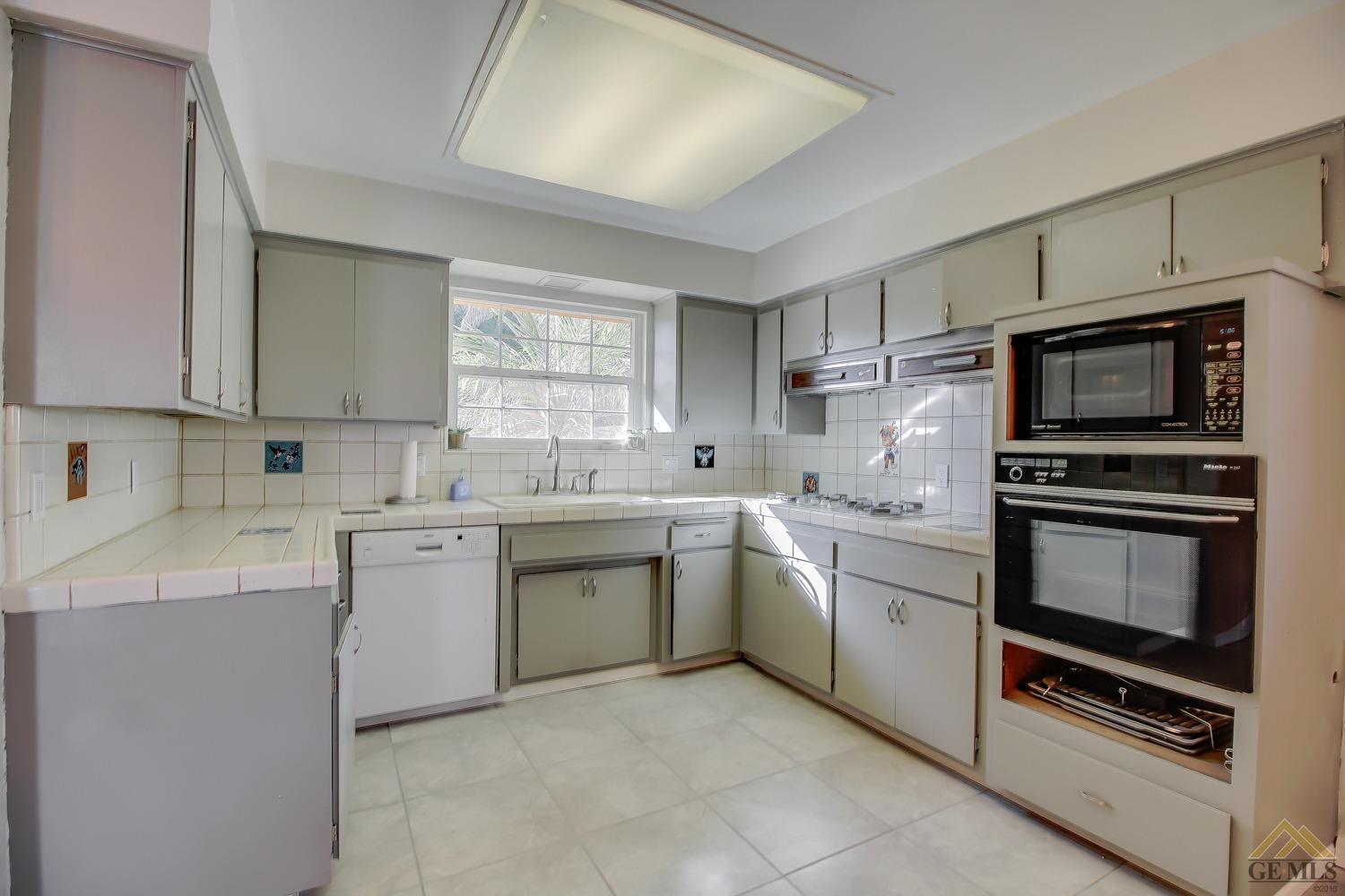 907 3rd St, Taft, CA 93268 photo 7