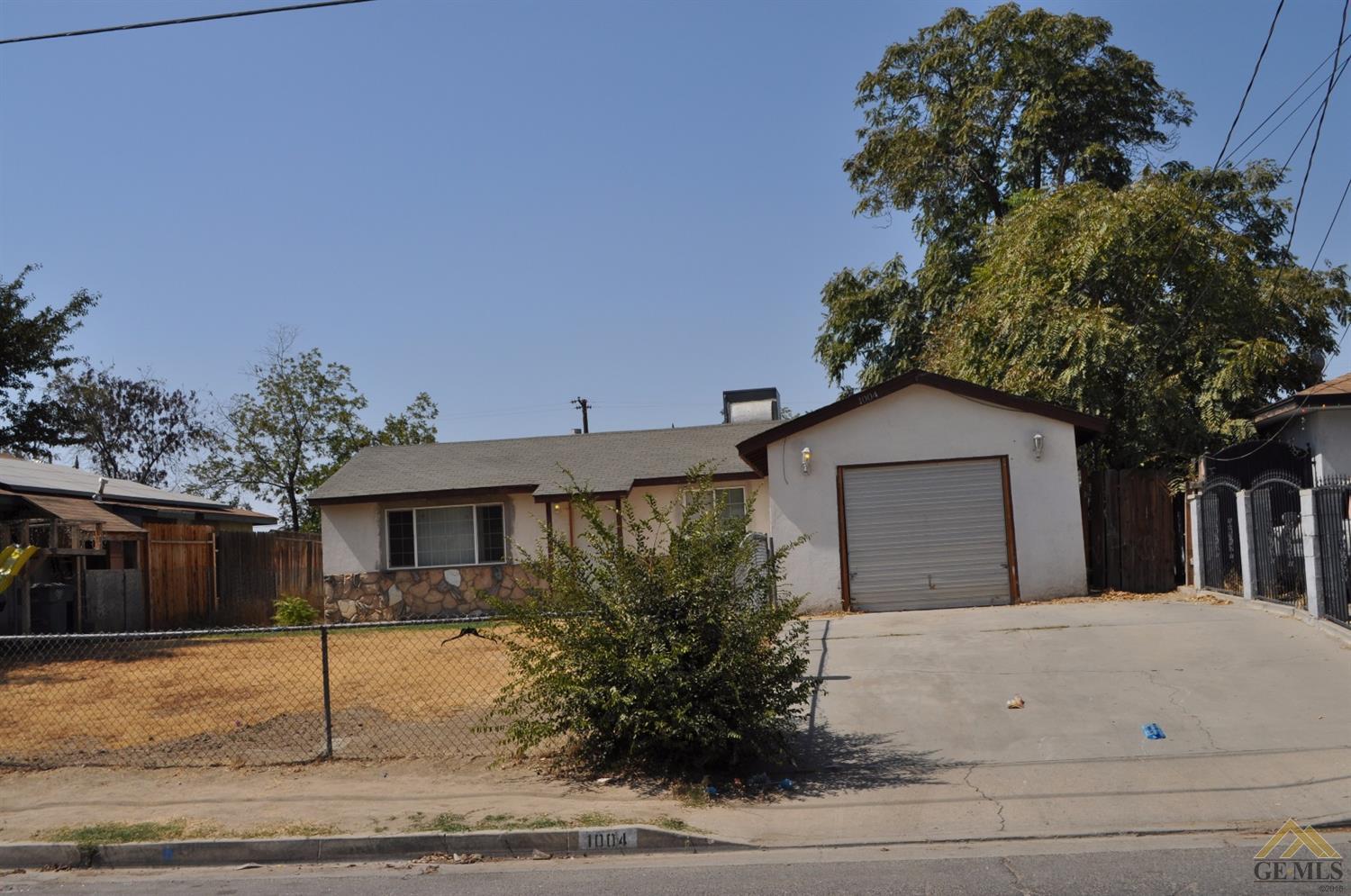 1004 Sandra Dr, Bakersfield, CA 93304 photo 1