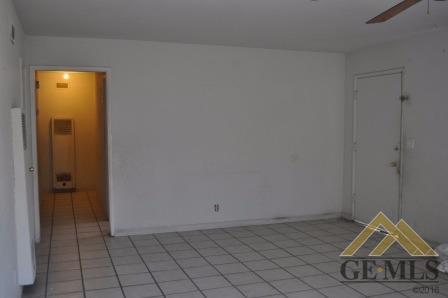 1004 Sandra Dr, Bakersfield, CA 93304 photo 5
