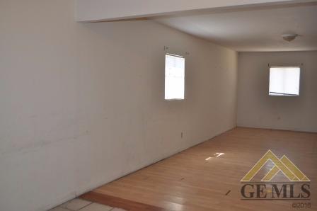 1004 Sandra Dr, Bakersfield, CA 93304 photo 6