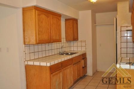 1004 Sandra Dr, Bakersfield, CA 93304 photo 8