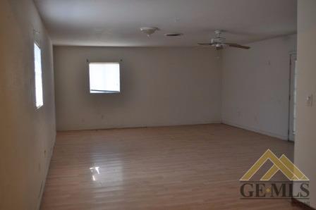 1004 Sandra Dr, Bakersfield, CA 93304 photo 7