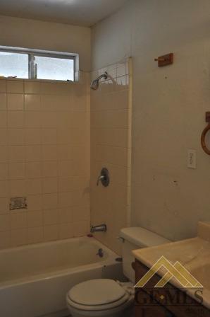 1004 Sandra Dr, Bakersfield, CA 93304 photo 9