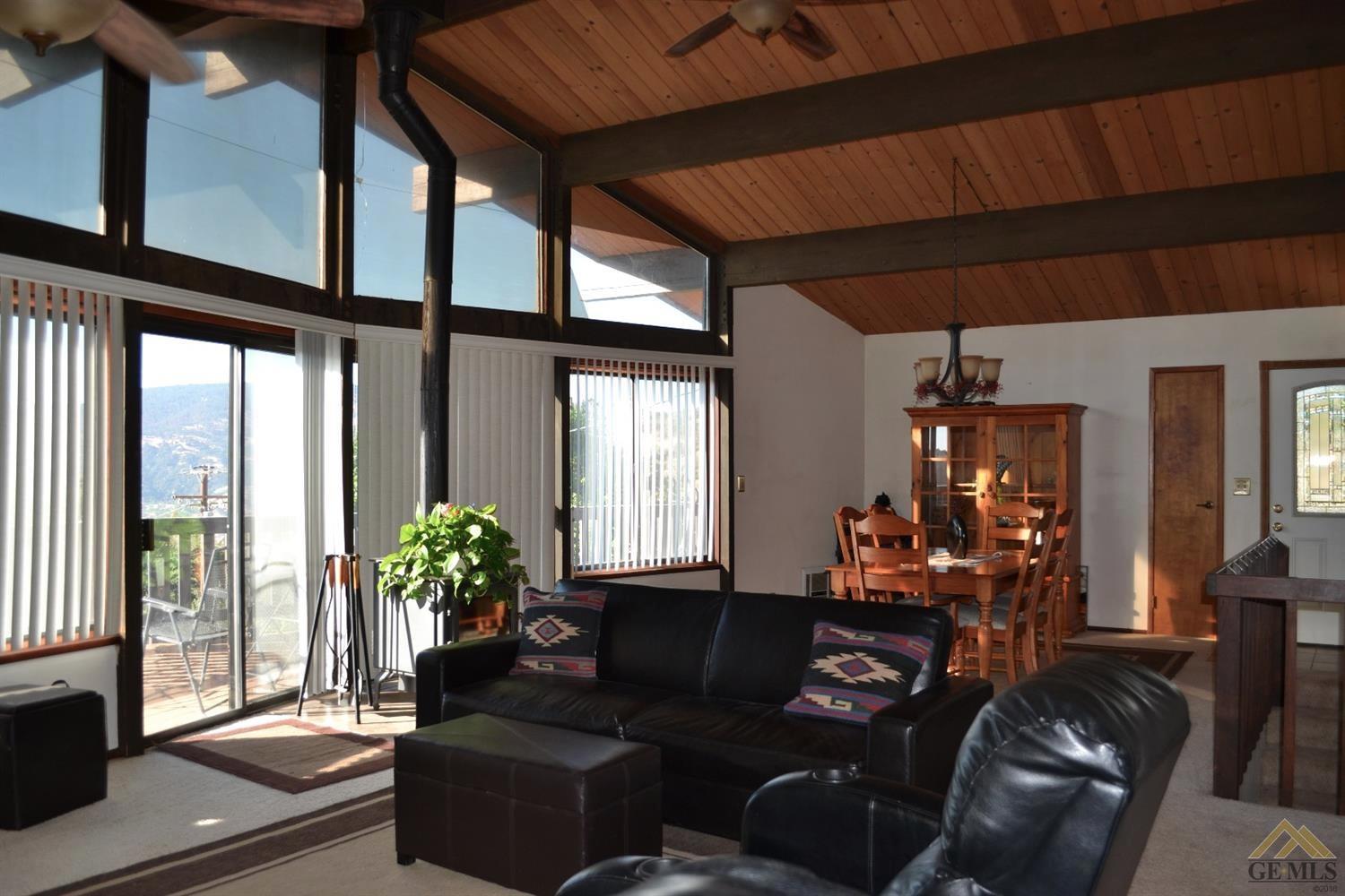 29100 Skyline Dr, Tehachapi, CA 93561 photo 2