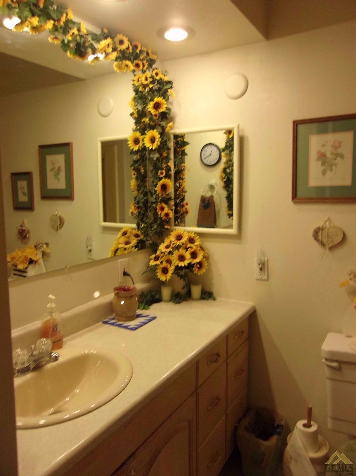 410 Stokes Ln, Taft, CA 93268 photo 10