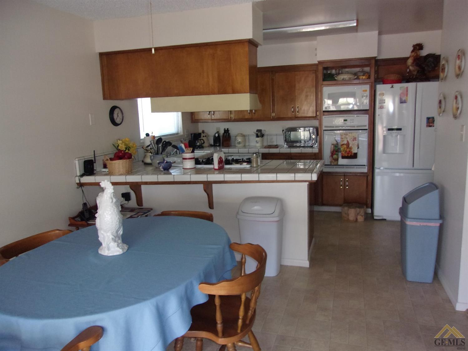 410 Stokes Ln, Taft, CA 93268 photo 6