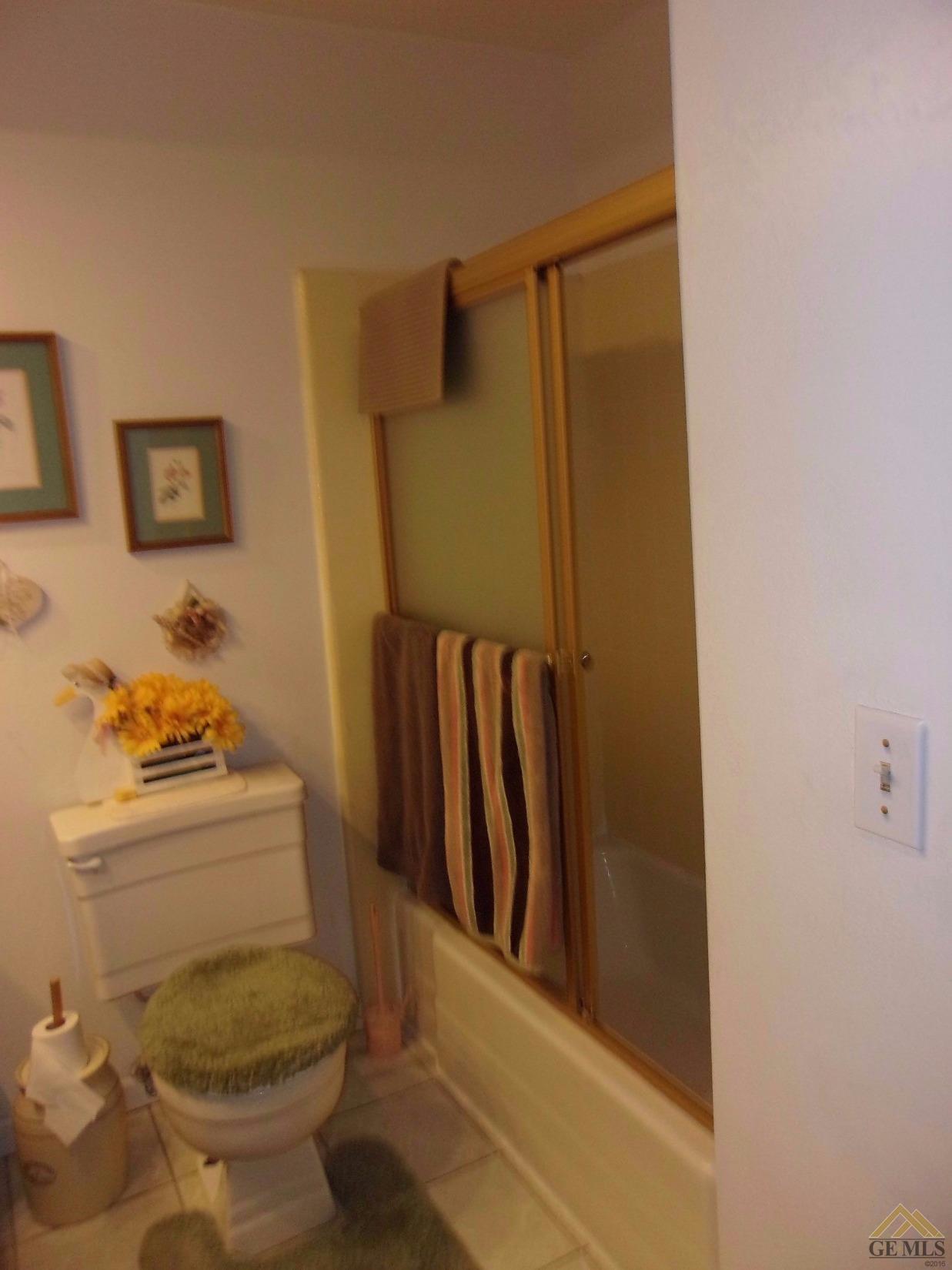 410 Stokes Ln, Taft, CA 93268 photo 9