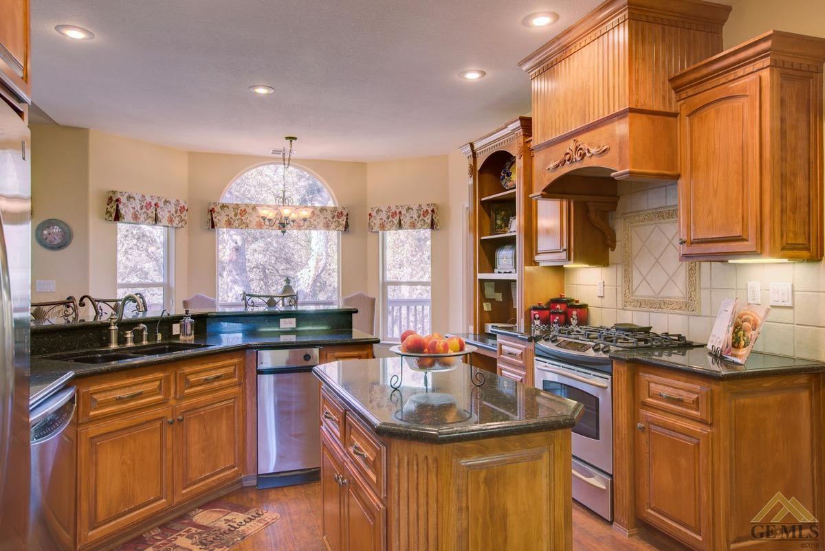 22861 Saddleback Dr, Tehachapi, CA 93561 photo 12