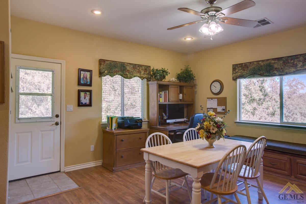 22861 Saddleback Dr, Tehachapi, CA 93561 photo 16