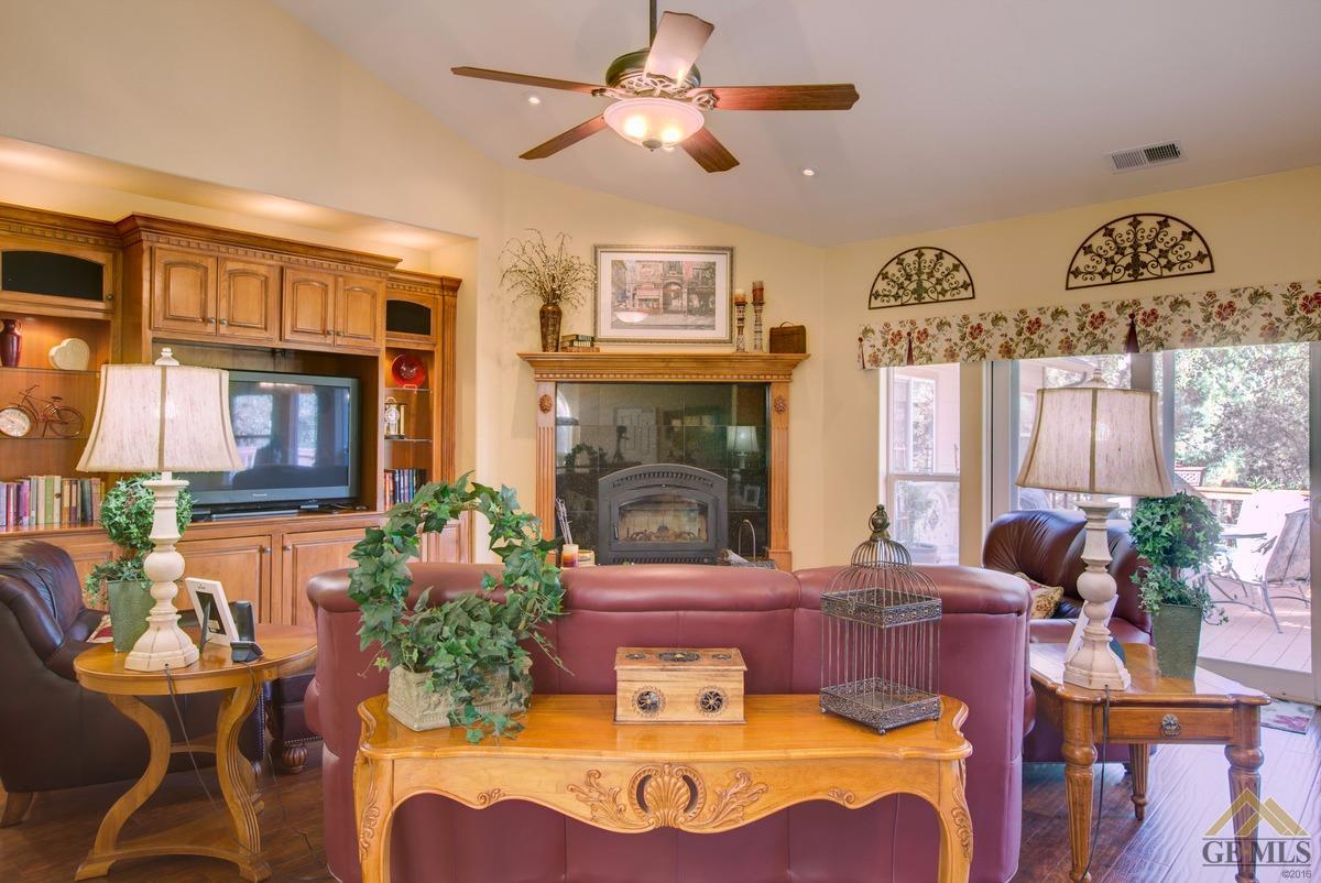 22861 Saddleback Dr, Tehachapi, CA 93561 photo 7