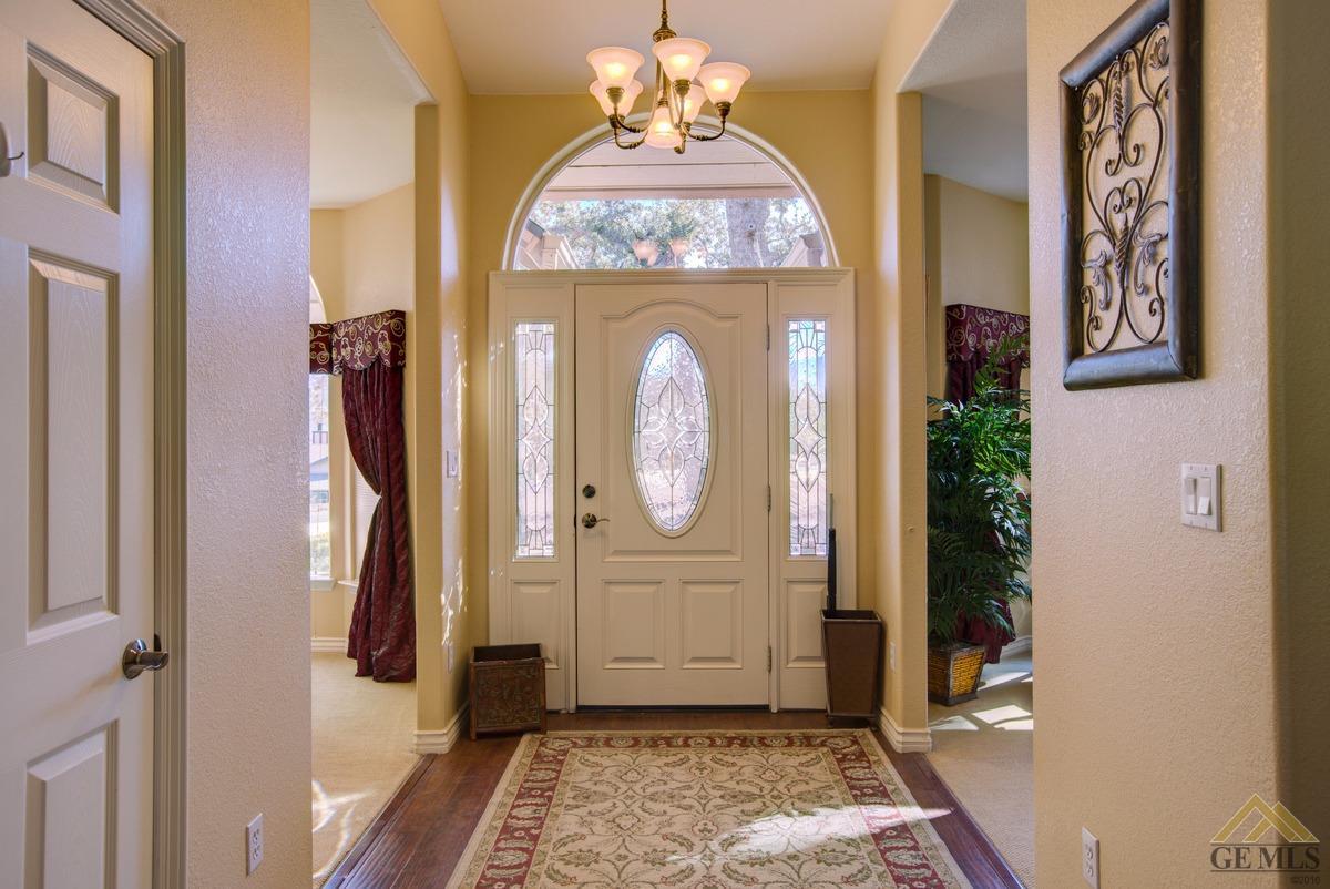 22861 Saddleback Dr, Tehachapi, CA 93561 photo 3