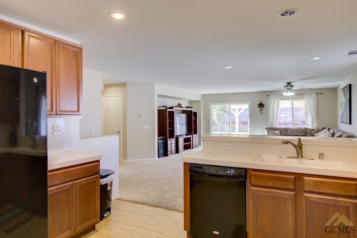 914 Carolyn Ln, Tehachapi, CA 93561 photo 9