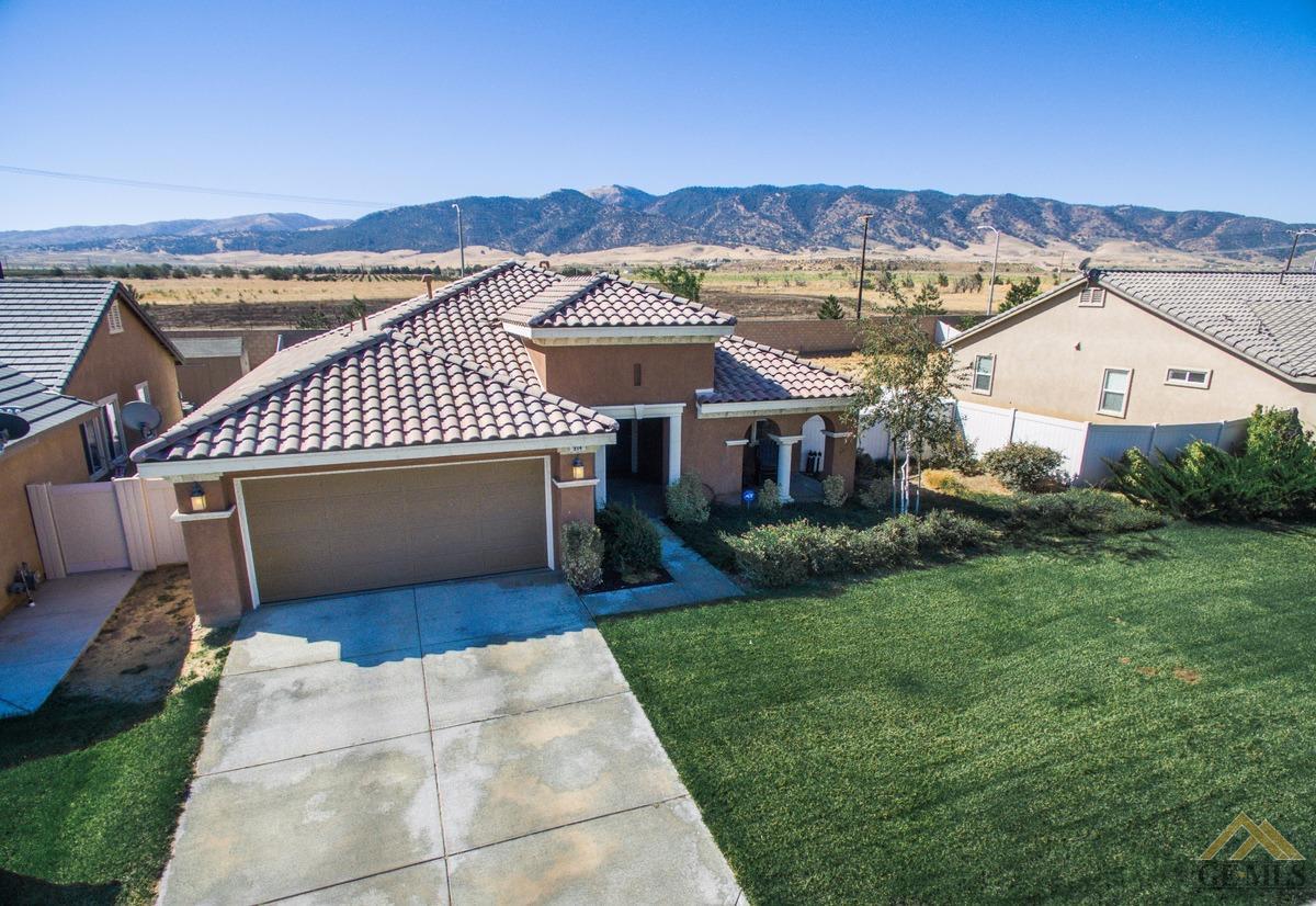914 Carolyn Ln, Tehachapi, CA 93561 photo 2