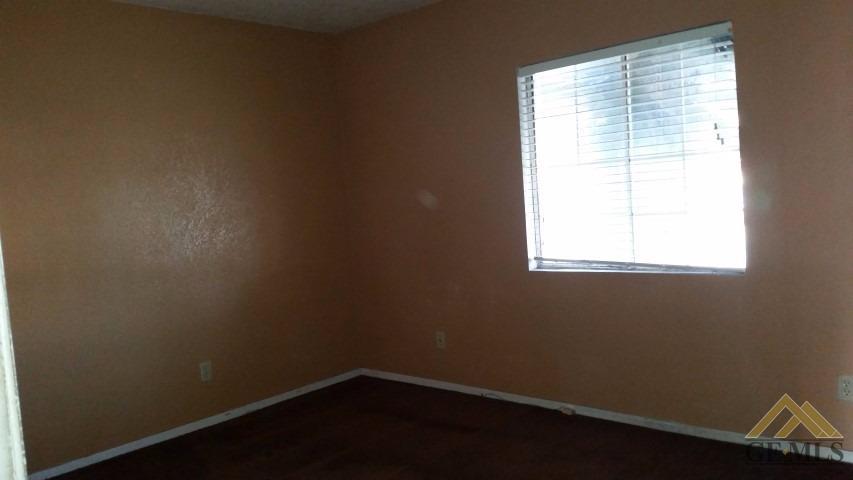 1019 Thomas Way, Delano, CA 93215 photo 5