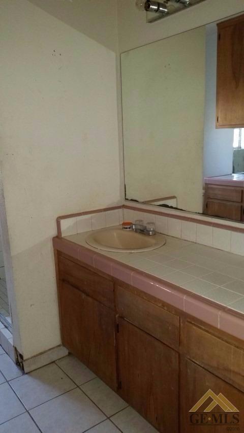 1019 Thomas Way, Delano, CA 93215 photo 8