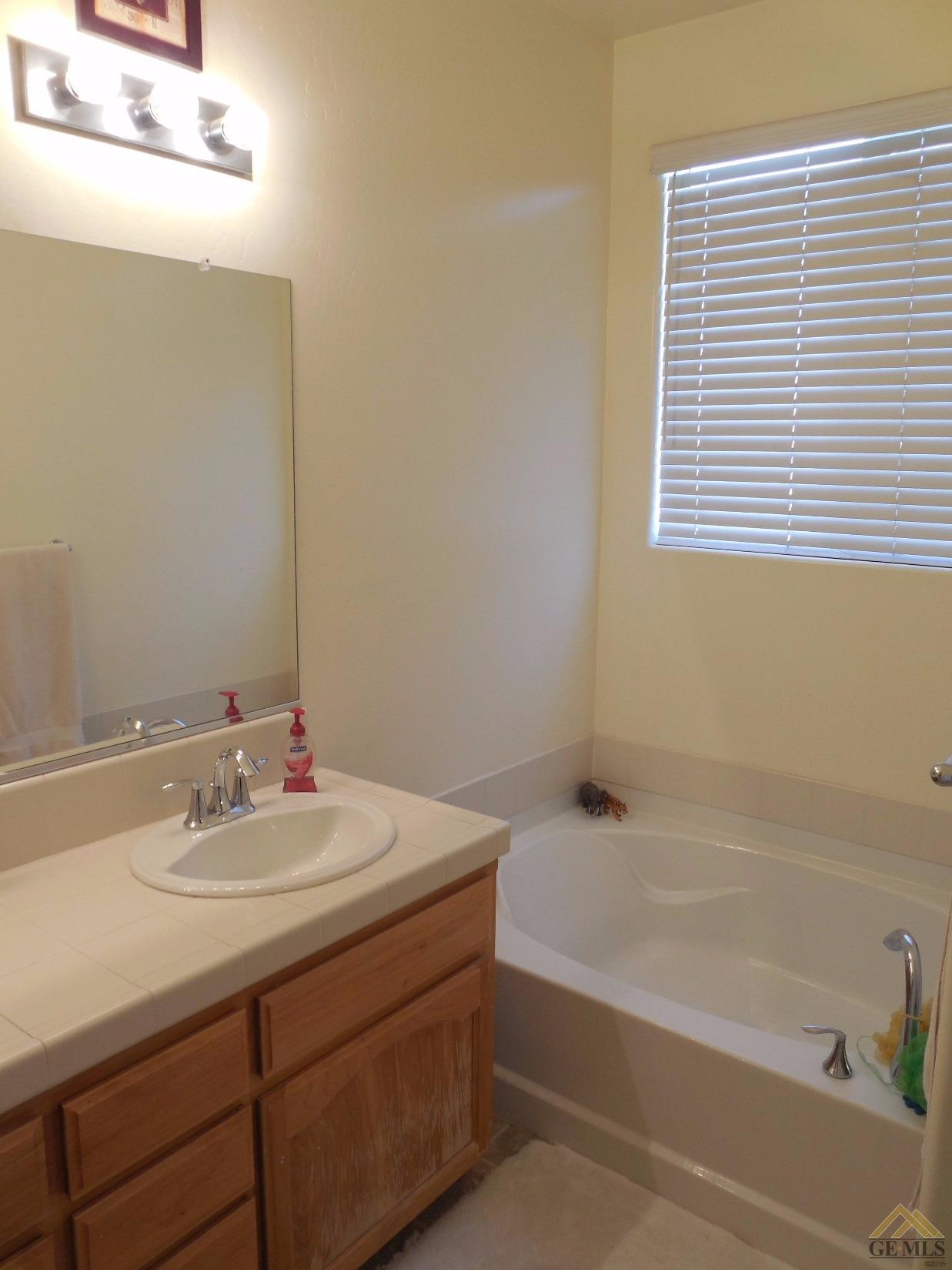 9210 Fragrant Cloud Dr, Bakersfield, CA 93311 photo 18