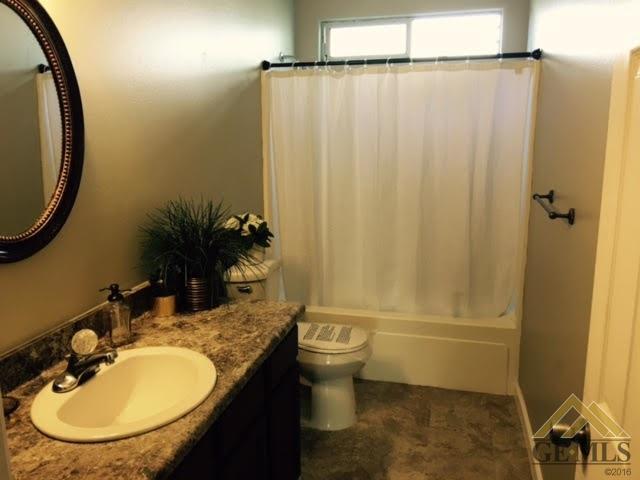 10002 Lenore St, Lamont, CA 93241 photo 24