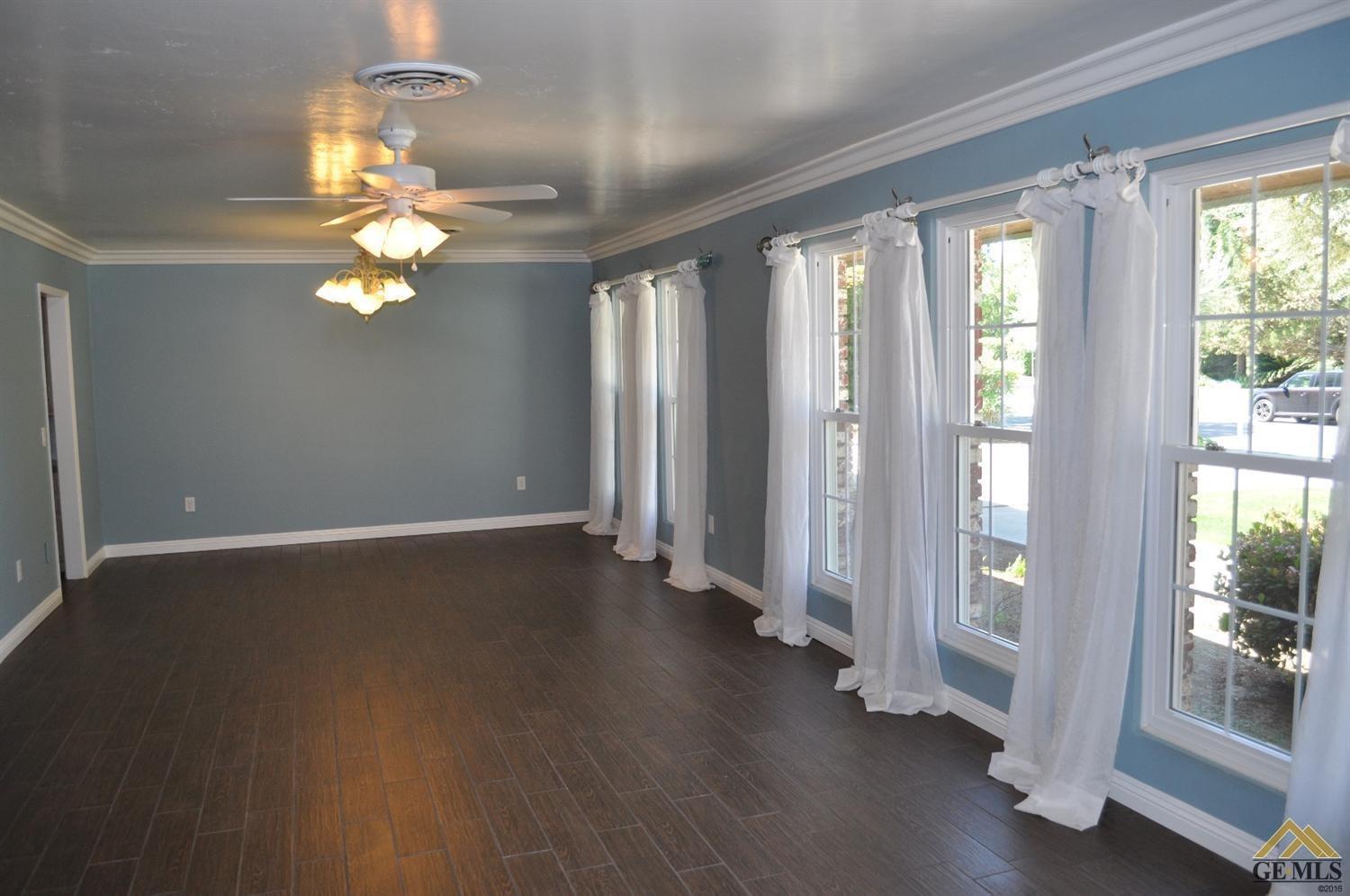 312 Ensenada St, Bakersfield, CA 93314 photo 2