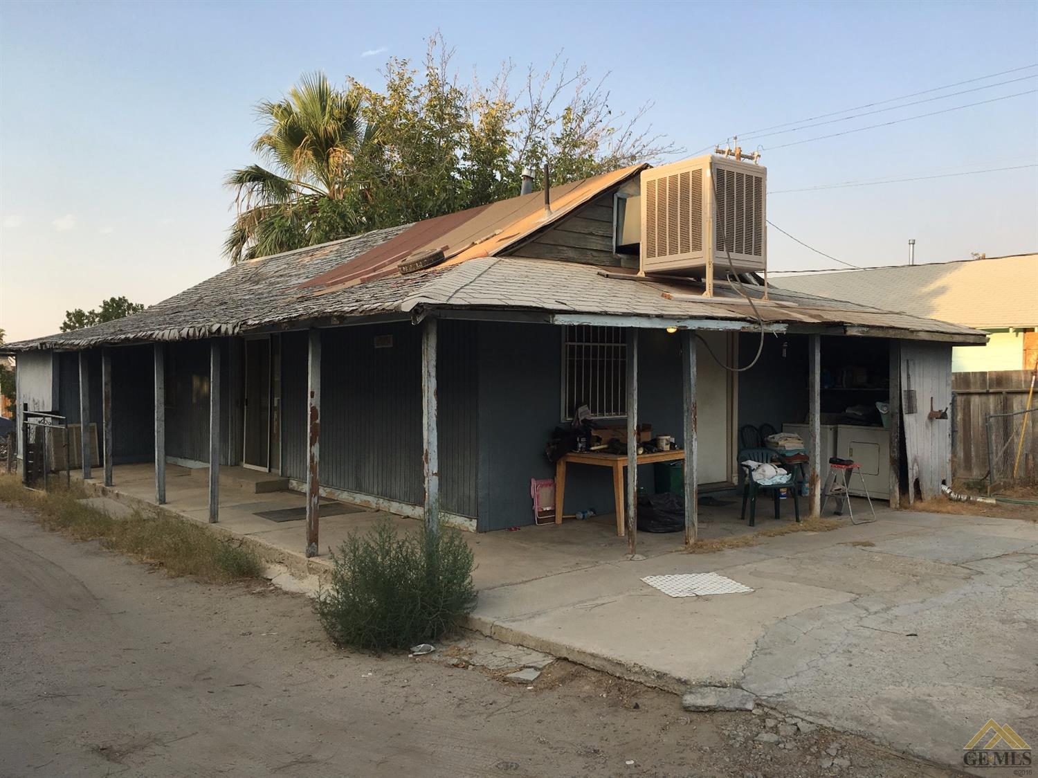 203 Oak St, Taft, CA 93268 photo 4