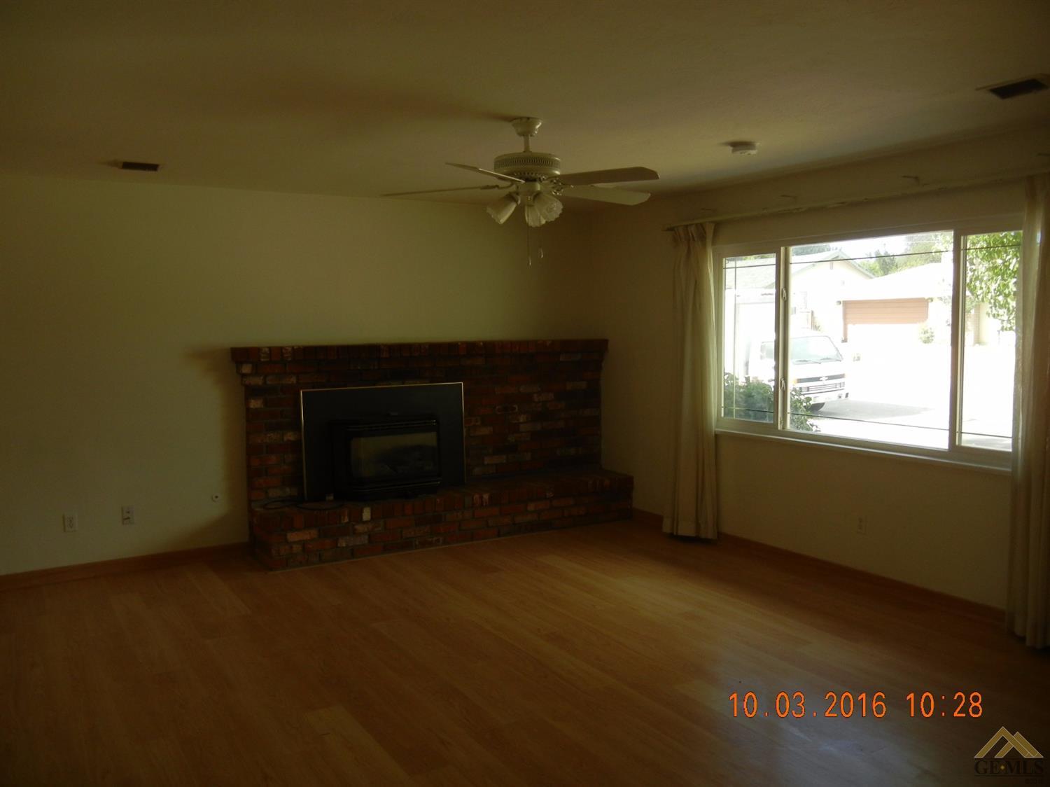 514 Mulberry St, Tehachapi, CA 93561 photo 4
