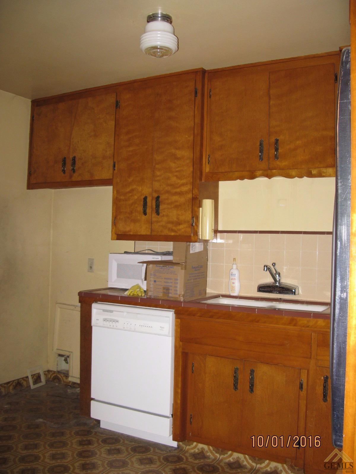 121 Bendix St, Bakersfield, CA 93308 photo 4