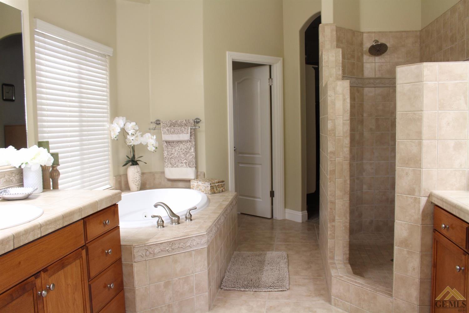 8703 Oak Hills Ave, Bakersfield, CA 93312 photo 18