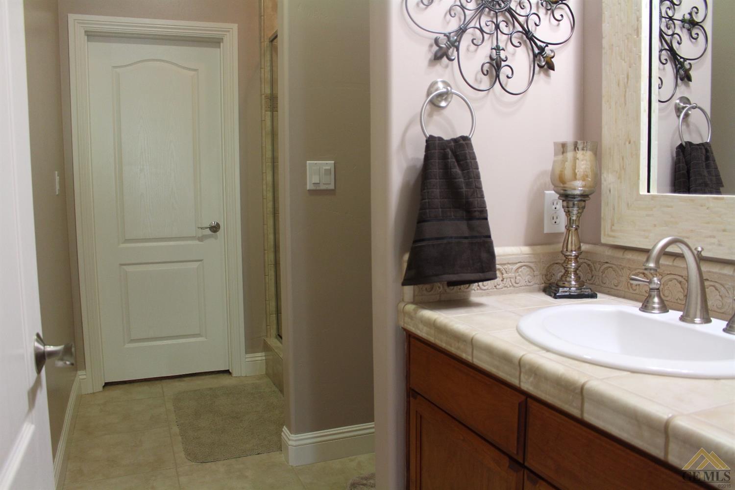 8703 Oak Hills Ave, Bakersfield, CA 93312 photo 14