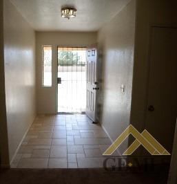 8215 Hickory Ave, Hesperia, CA 92345 photo 4