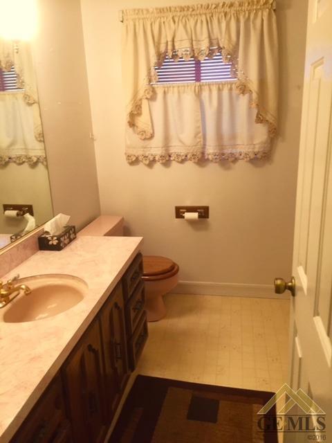 2309 Sunset St, Wasco, CA 93280 photo 6