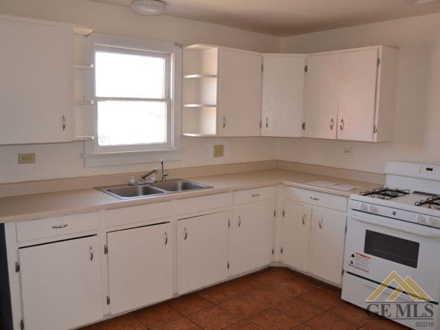 402 Jackson St, Taft, CA 93268 photo 6