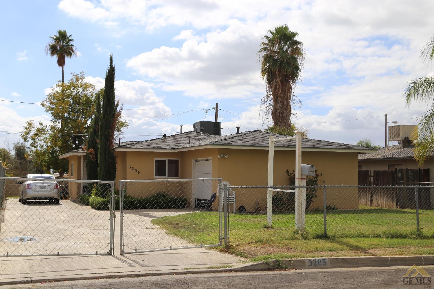 3205 Mesa Dr, Bakersfield, CA 93306 photo 2