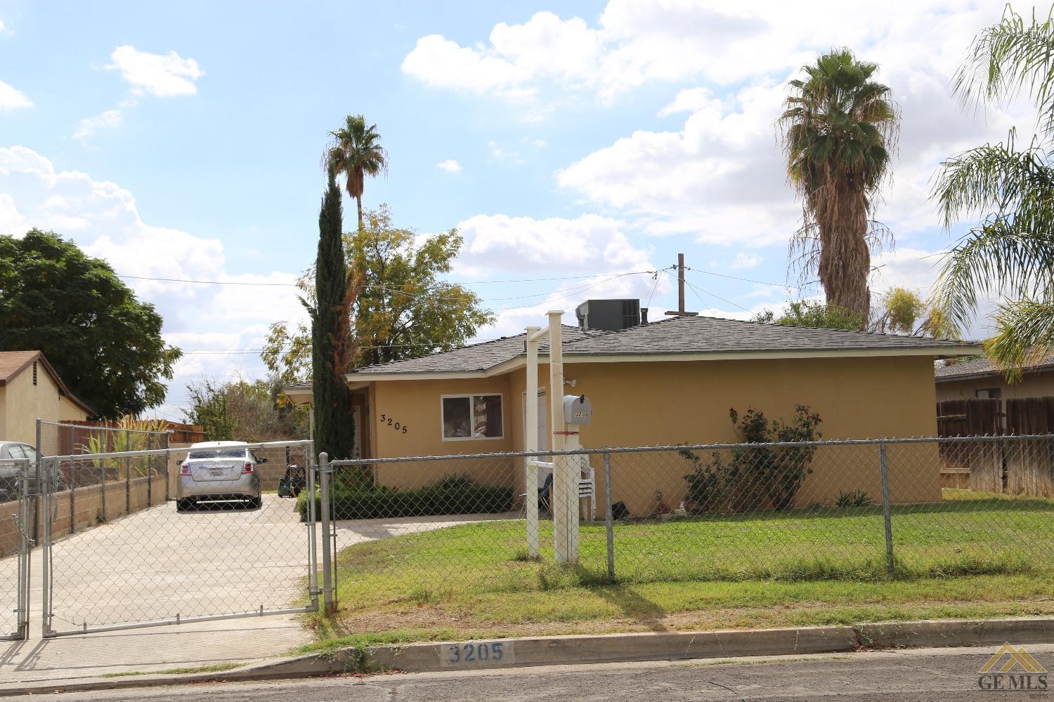 3205 Mesa Dr, Bakersfield, CA 93306 photo 4