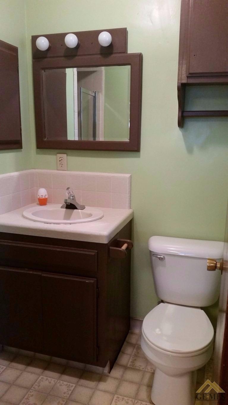 711 Polk St, Taft, CA 93268 photo 8