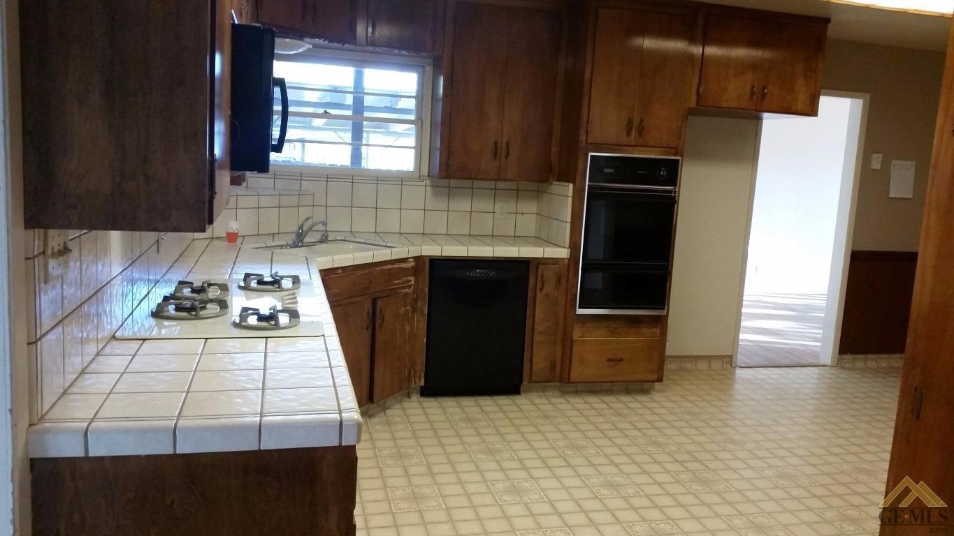 711 Polk St, Taft, CA 93268 photo 6