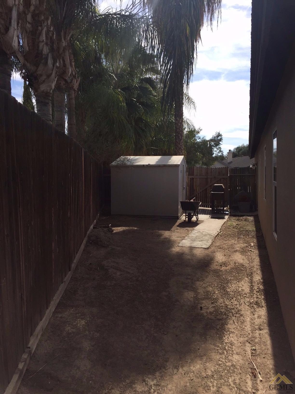 9402 Chatfield Ct, Bakersfield, CA 93311 photo 16