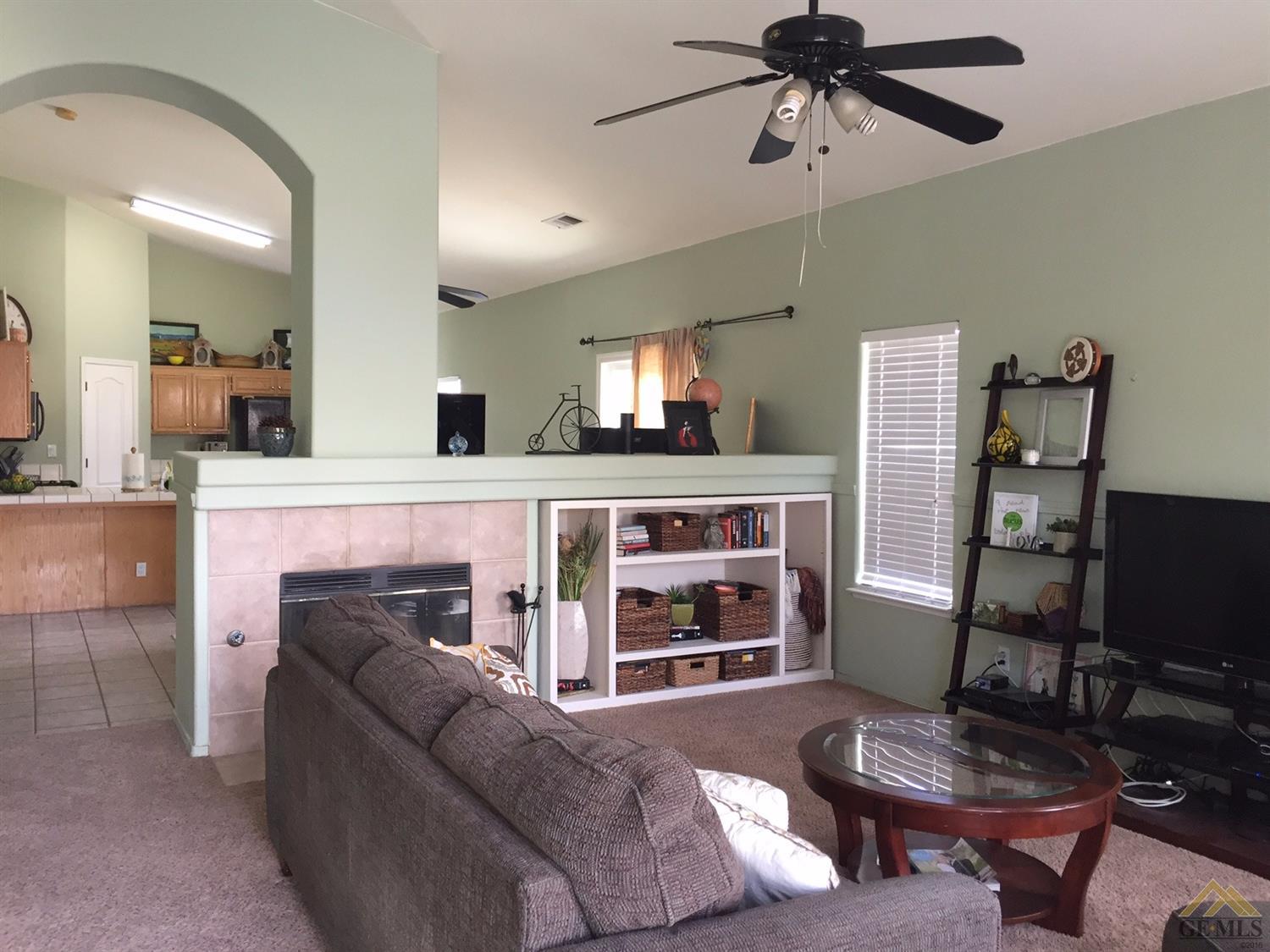 9402 Chatfield Ct, Bakersfield, CA 93311 photo 2