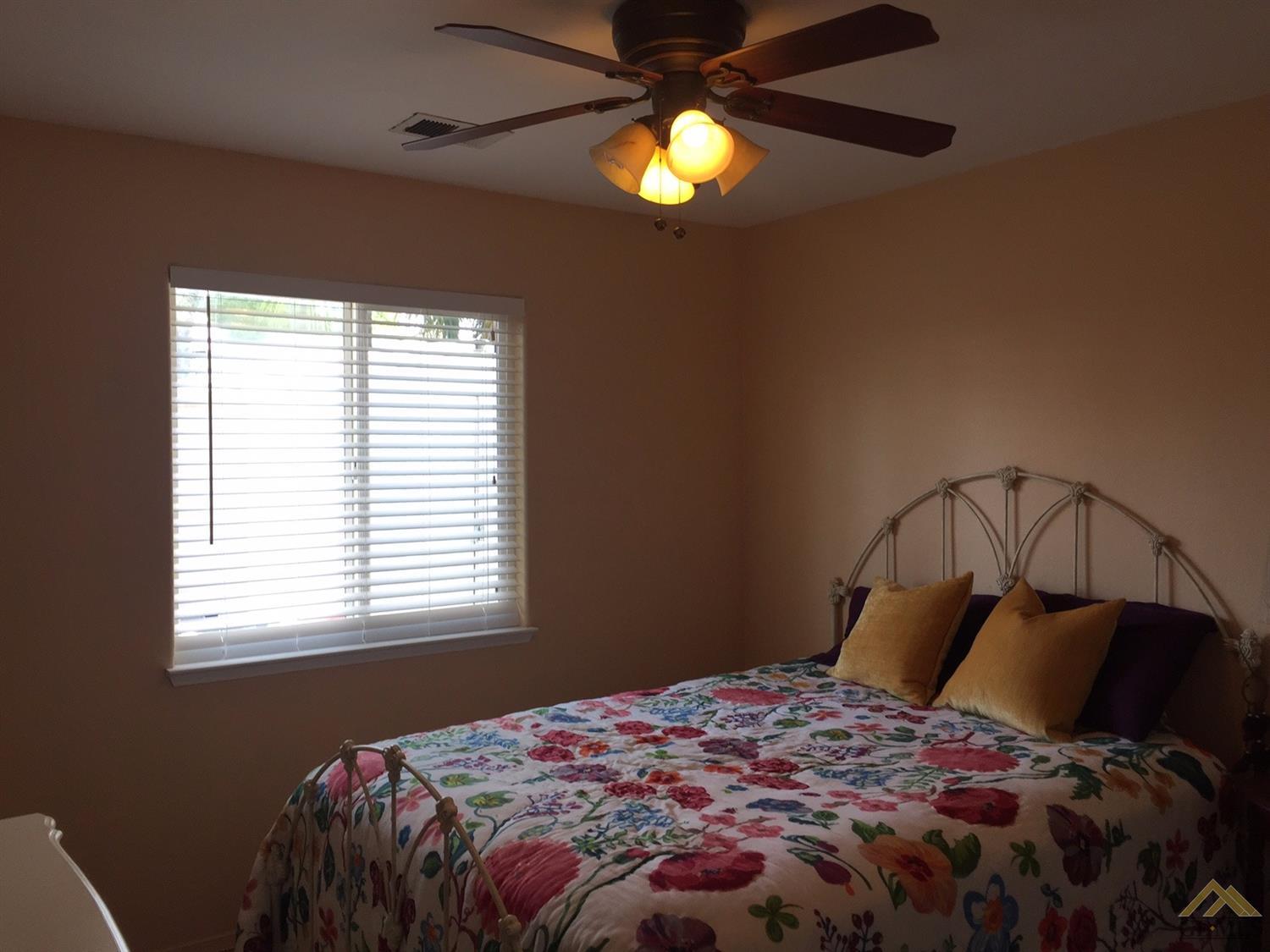 9402 Chatfield Ct, Bakersfield, CA 93311 photo 12
