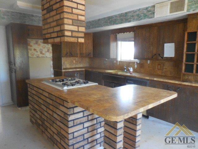 629 B St, Taft, CA 93268 photo 2