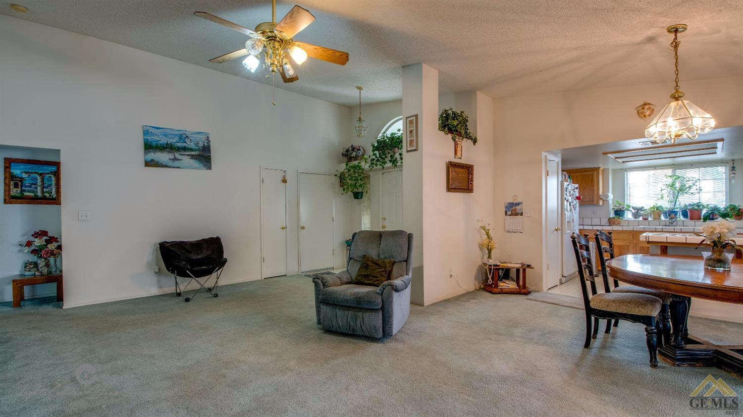 196 Clemson St, Shafter, CA 93263 photo 6