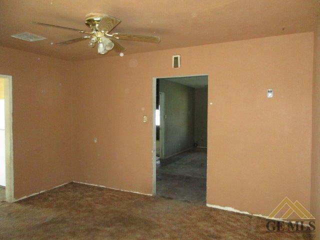 706 Pierce St, Taft, CA 93268 photo 9