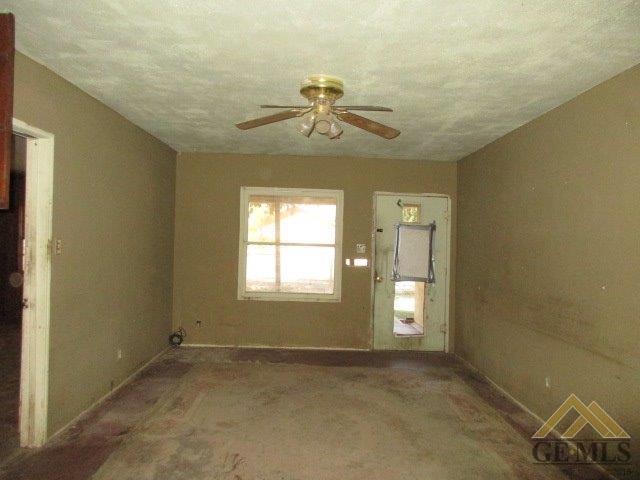 706 Pierce St, Taft, CA 93268 photo 10
